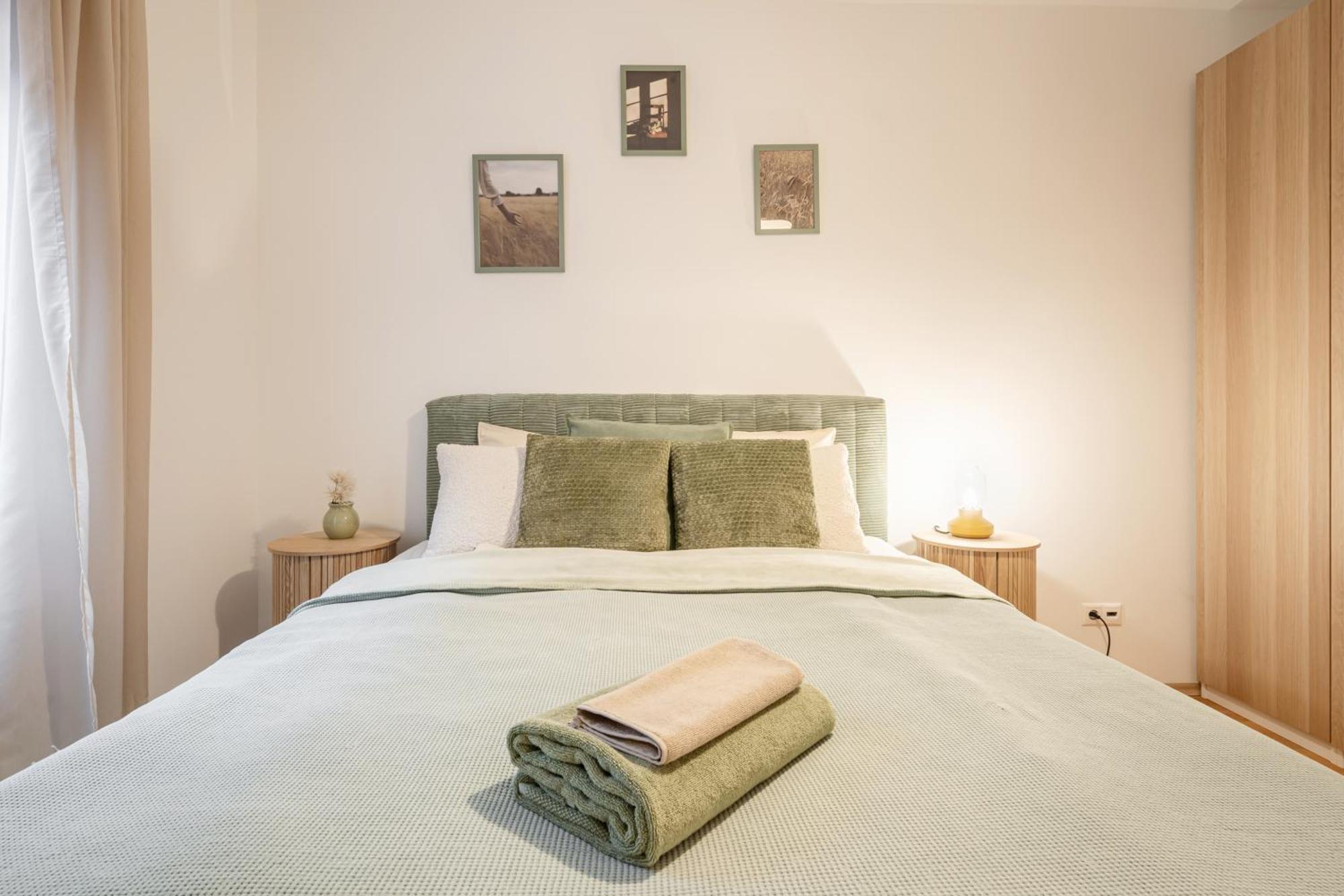 Leda Private Apartament *